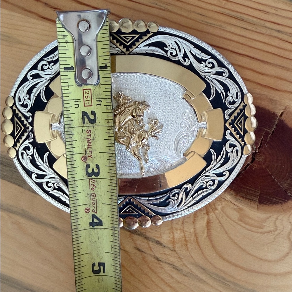 Montana Silversmiths Silver and Gold Buckle - Picture 6 of 7